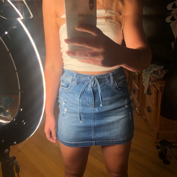 Chelsea and Violet jean skirt! Perfect condition! - Picture 3 of 5